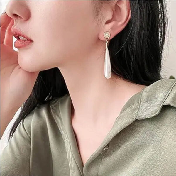Pearl Drop Grace Earrings